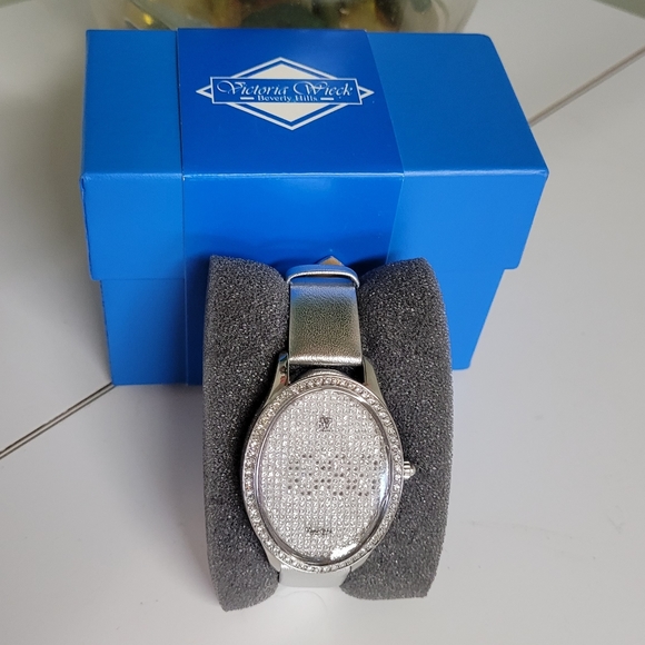 NWT VICTORIA WIECK DIAMOND Light up time watch with leather band. main image 4